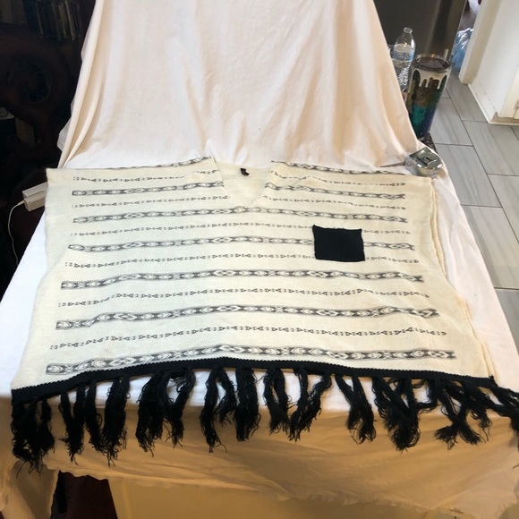 Kimberly C. Pullover Poncho Sweater Southwestern Boho w/Gold Glitter Flecks - Picture 7 of 9